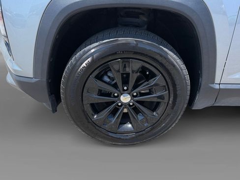 Used 2025 Chevrolet Equinox LT w/ Convenience Package II FWD image 9