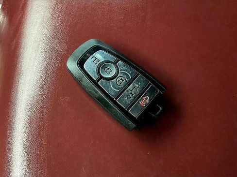 Used 2018 Ford F150 Platinum w/ Equipment Group 701A Luxury image 37