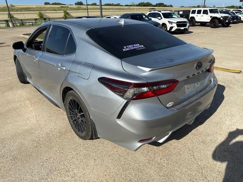 Used 2022 Toyota Camry SE FWD image 7
