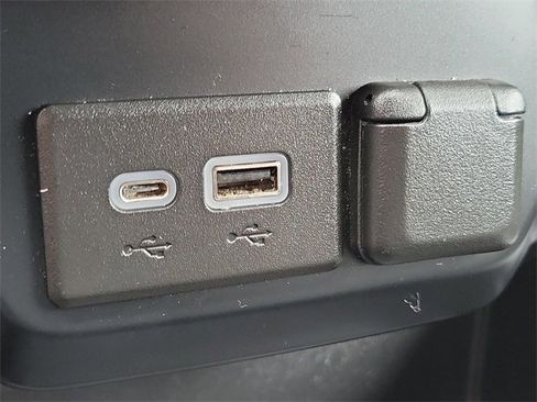 Certified 2022 Chevrolet Silverado 1500 LT Trail Boss w/ Convenience Package II image 15