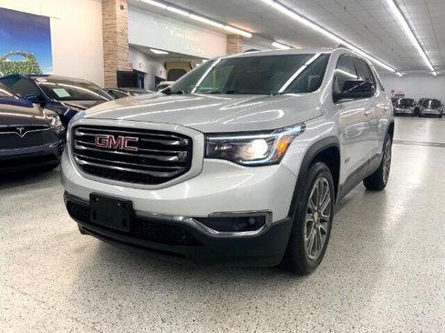 Used 2017 GMC Acadia SLT image 1