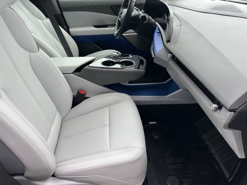 Used 2025 Cadillac Optiq Sport 1 w/ LPO, ONYX Package image 15