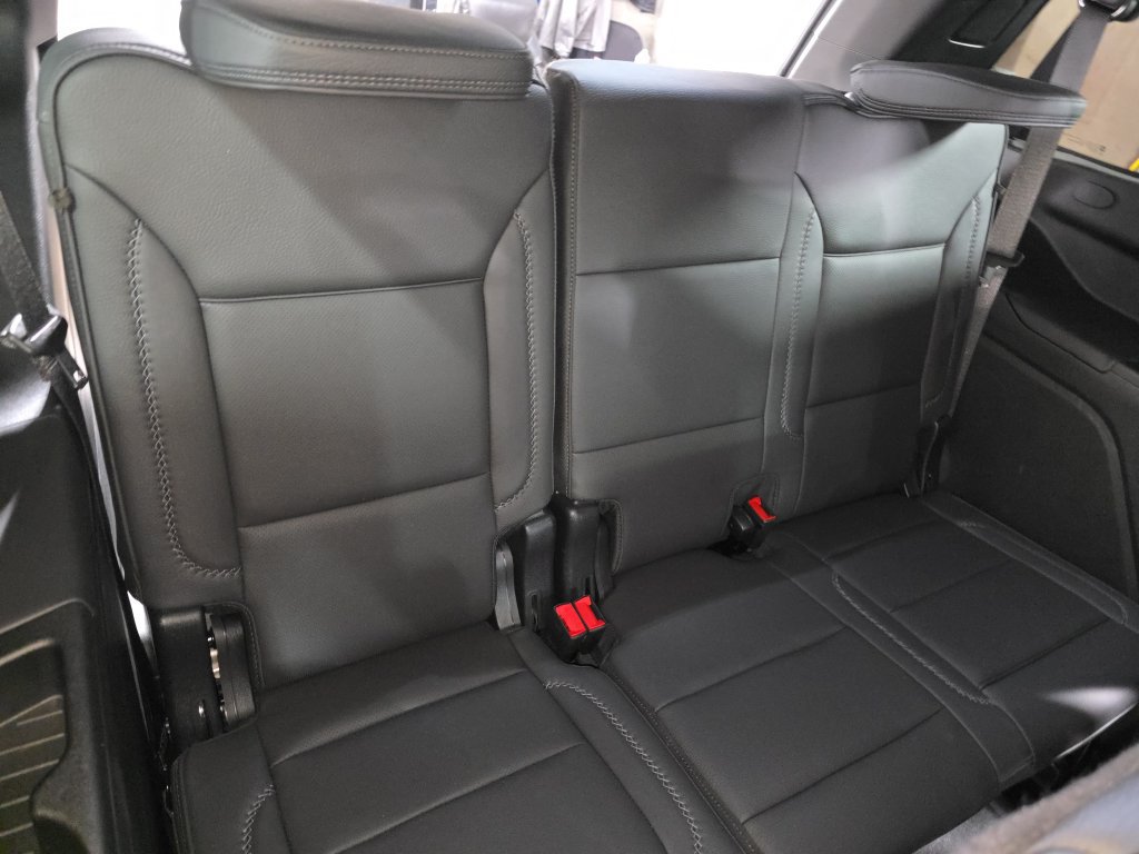 Used 2024 GMC Yukon Denali w/ Advanced Technology Package AWD/4WD image 12