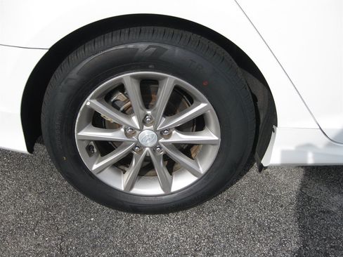 Used 2018 Hyundai Sonata SE FWD image 11