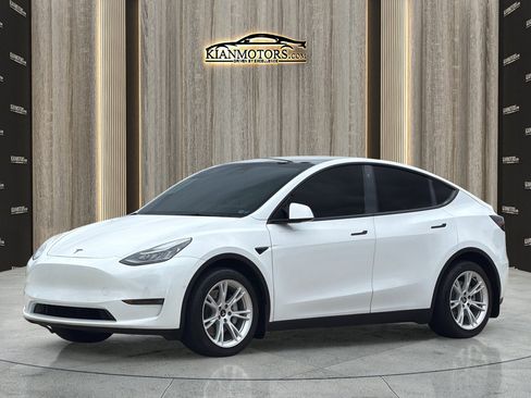 Used 2021 Tesla Model Y Long Range AWD/4WD image 3