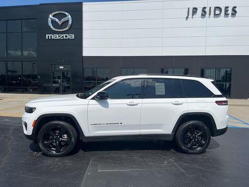Used 2024 Jeep Grand Cherokee Limited w/ Black Appearance Package AWD/4WD image 2