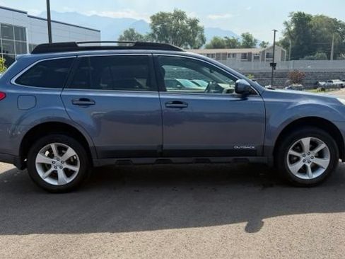 Used 2013 Subaru Outback 2.5i Premium AWD/4WD image 2