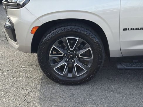 Used 2021 Chevrolet Suburban Z71 w/ Z71 Off-Road Package image 12