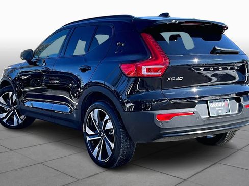 Used 2023 Volvo XC40 B5 Plus w/ Driver Assist Package image 12