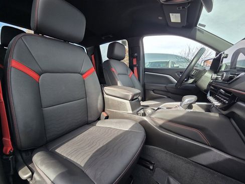 Used 2024 Chevrolet Colorado Z71 w/ Z71 Convenience Package 2 image 29