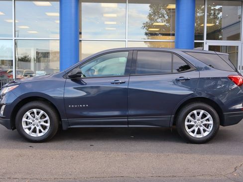 Used 2019 Chevrolet Equinox LS AWD/4WD image 2