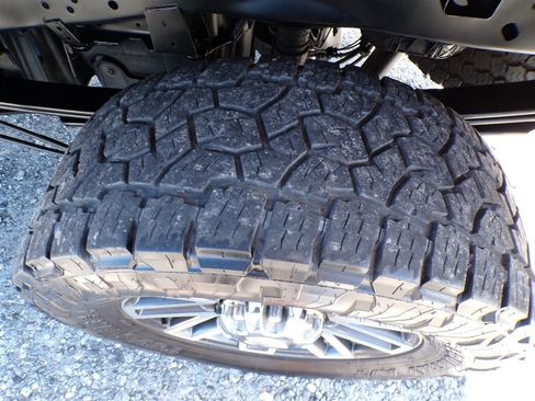 Used 2019 Ford F250 Lariat w/ Lariat Value Package image 12