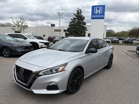 Used 2020 Nissan Altima 2.5 SR FWD image 1