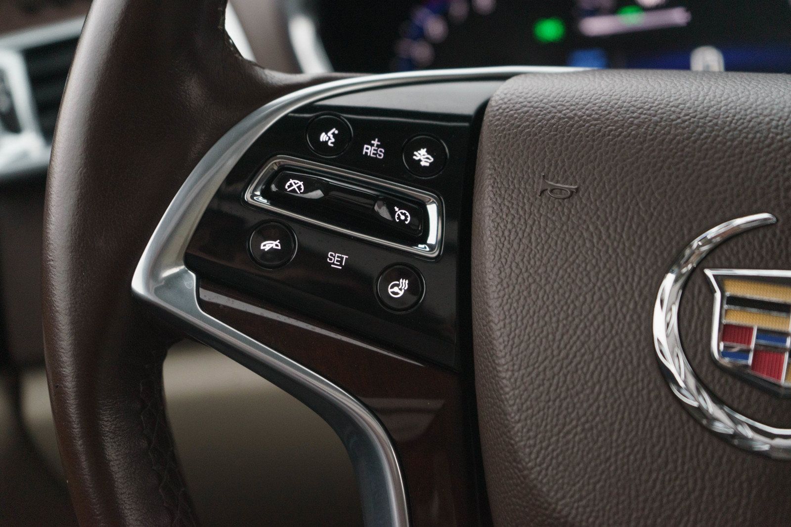Used 2014 Cadillac SRX Luxury w/ Driver Awareness Package AWD/4WD image 19