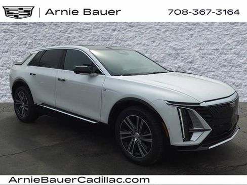 New 2025 Cadillac Lyriq Luxury image 1