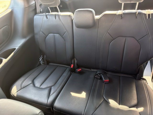 Used 2019 Chrysler Pacifica Touring-L Plus w/ Advanced Safetytec Group FWD image 7