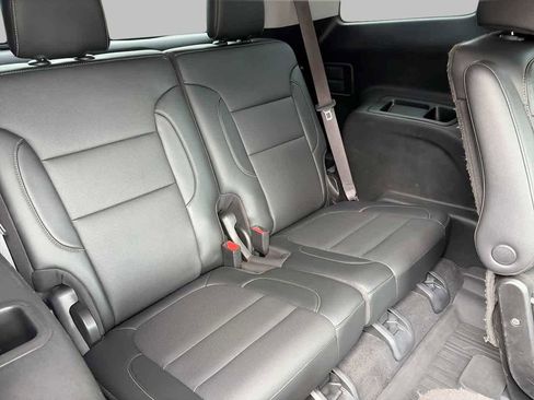 Used 2021 GMC Acadia SLT w/ LPO, Floor Liner Package FWD image 15