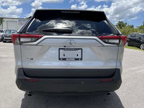 Used 2024 Toyota RAV4 LE FWD image 5
