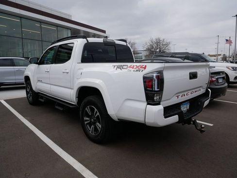 Used 2018 Toyota Tacoma TRD Sport image 7