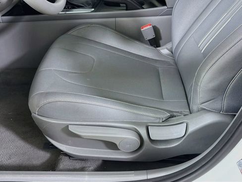 Used 2023 Hyundai Elantra SEL FWD image 20