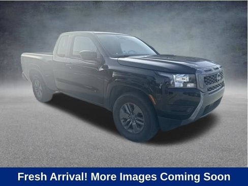 Used 2025 Nissan Frontier SV RWD image 1