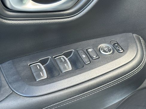 Used 2025 Honda HR-V EX-L image 14