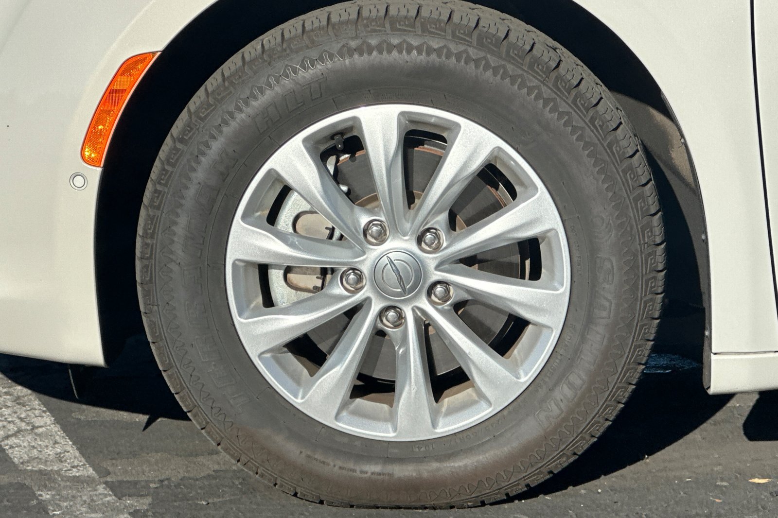 Used 2019 Chrysler Pacifica Touring-L w/ Advanced Safetytec Group FWD image 43