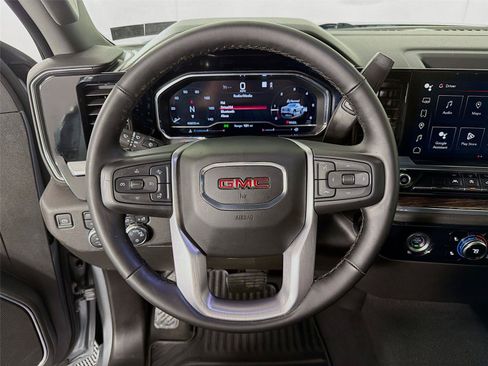 Used 2023 GMC Sierra 1500 SLE AWD/4WD image 3
