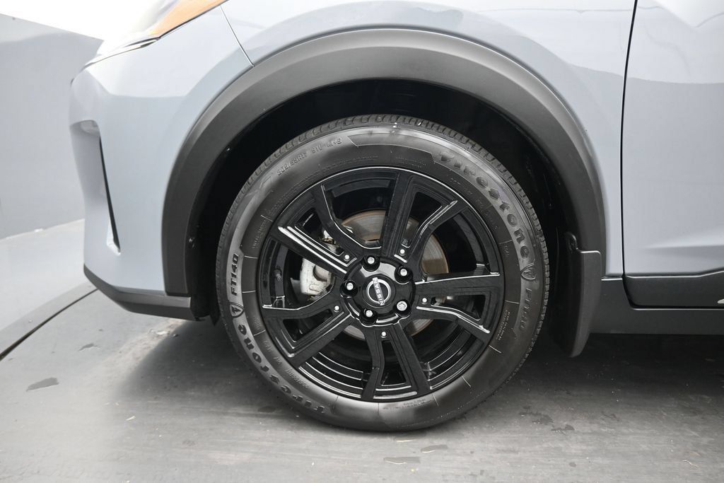 Used 2023 Nissan Kicks SR FWD image 48