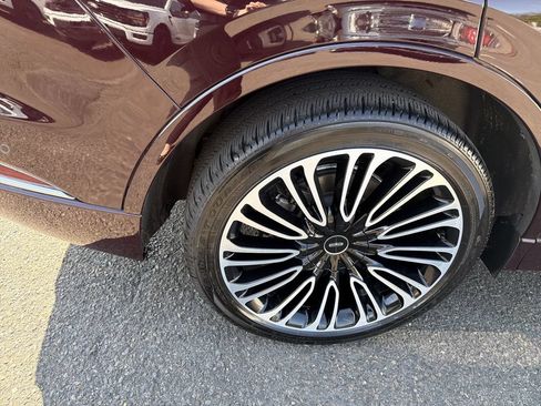 Certified 2023 Lincoln Aviator Black Label w/ Dynamic Handling Package AWD/4WD image 31