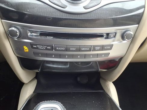 Used 2017 INFINITI QX60 Base w/ Premium Package image 18