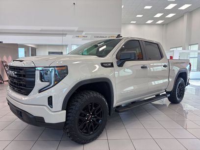 New 2026 GMC Sierra 1500 Pro w/ Graphite Edition