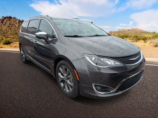 Used 2018 Chrysler Pacifica Limited w/ Tire & Wheel Group FWD video 1