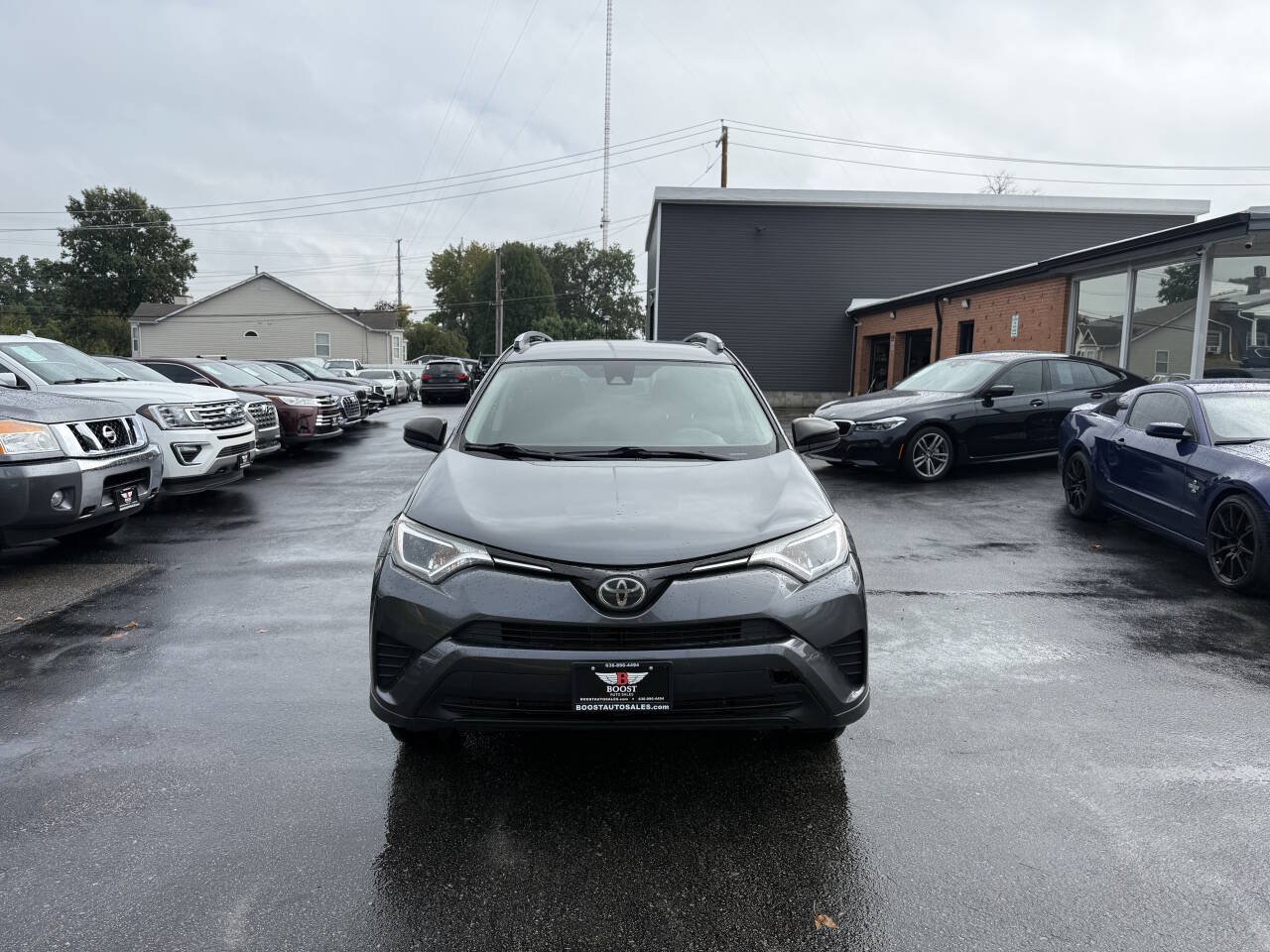 Used 2017 Toyota RAV4 LE AWD/4WD image 2
