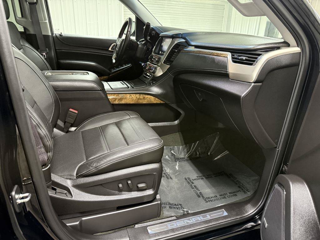 Used 2015 GMC Yukon XL Denali w/ Touring Package AWD/4WD image 49
