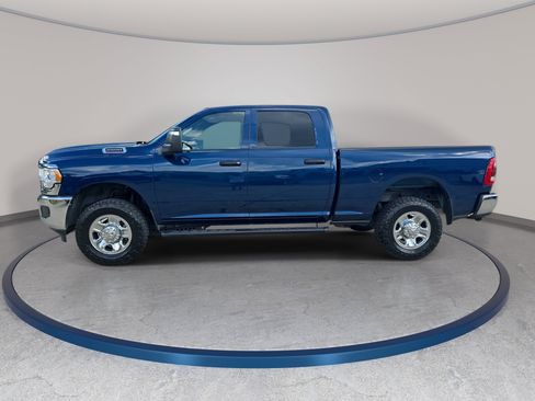 Used 2024 RAM 2500 Tradesman w/ Chrome Appearance Group AWD/4WD image 9