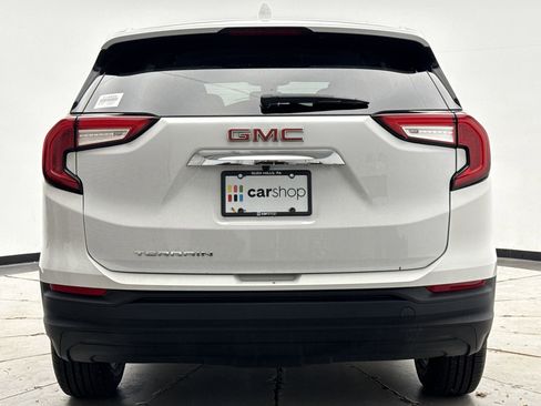 Used 2022 GMC Terrain SLE image 4