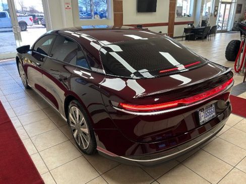 Used 2024 Lucid Air Touring image 3
