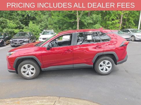 Used 2025 Toyota RAV4 LE AWD/4WD image 4