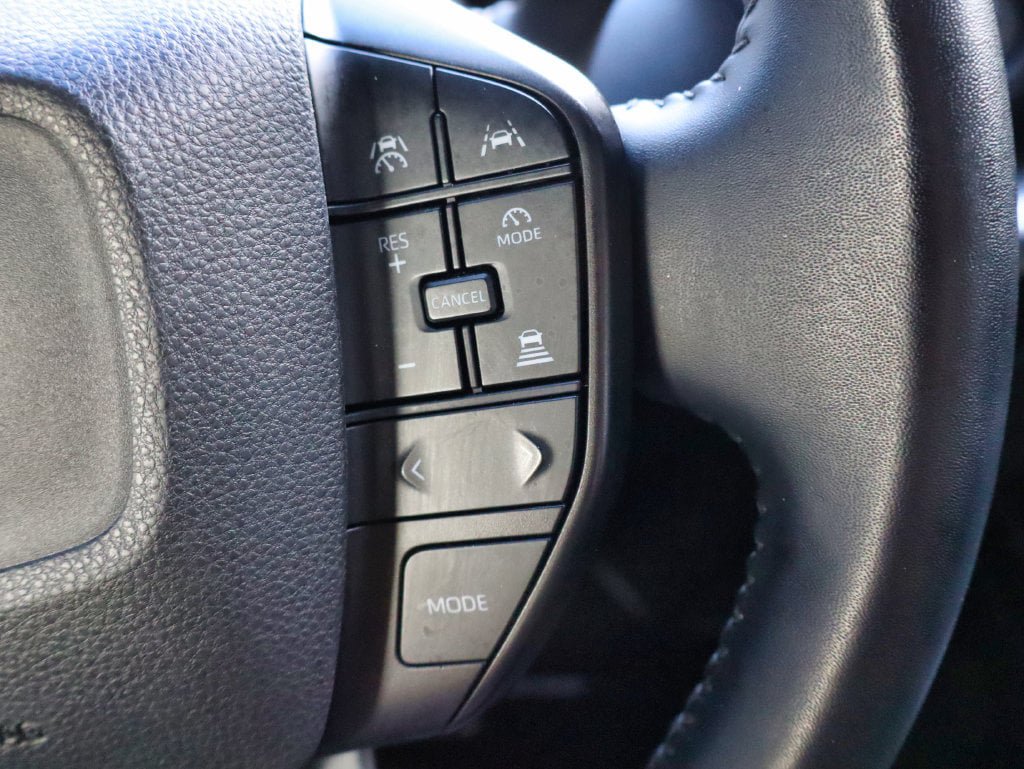Used 2024 Toyota Prius LE AWD/4WD image 30
