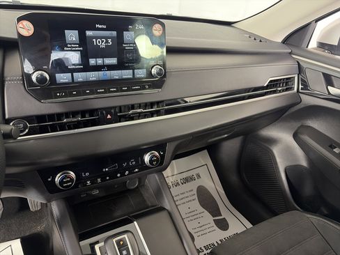 Used 2024 Mitsubishi Outlander SE FWD image 4