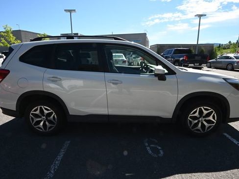 Used 2021 Subaru Forester Premium w/ Popular Package #1 AWD/4WD image 5