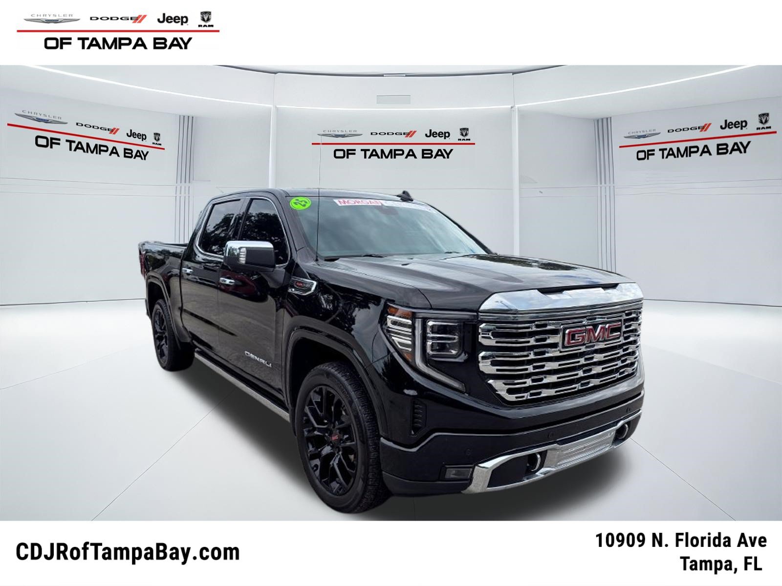 Used 2025 GMC Sierra 1500 Denali AWD/4WD image 1