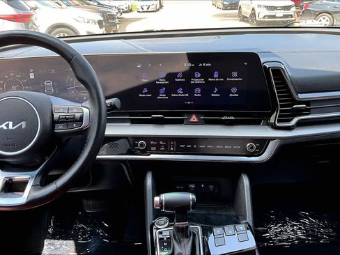 Used 2023 Kia Sportage SX image 7