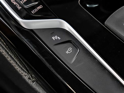 Used 2019 BMW 540i w/ M Sport Package RWD image 38