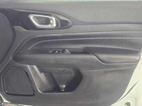 Used 2023 Jeep Compass Altitude image 41