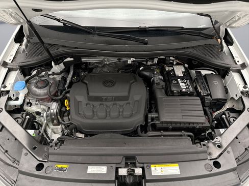 Used 2024 Volkswagen Tiguan SE R-Line image 28
