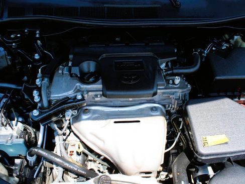 Used 2015 Toyota Camry XLE FWD image 13