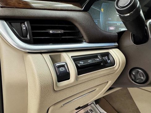 Used 2014 Cadillac XTS Premium AWD/4WD image 12
