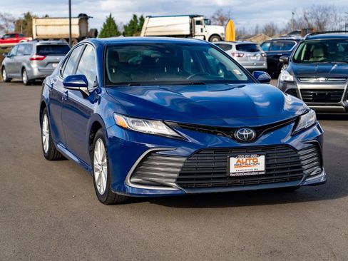 Used 2023 Toyota Camry LE FWD image 2